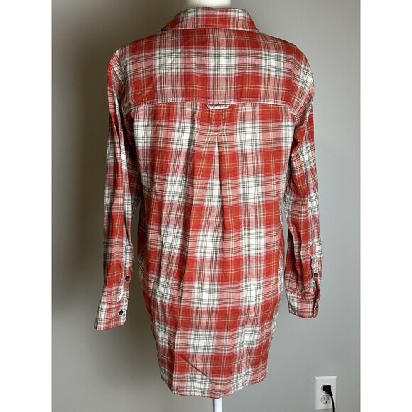 Women's Roots Canada (Small P) Red Plaid Flannel Pocketed Button Front Shirt - Picture 4 of 10